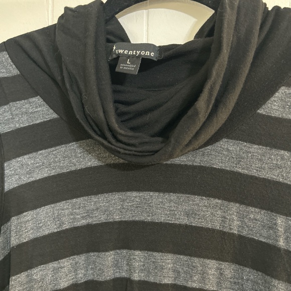 Forever 21 Black and grey, striped cowl neck sweater - Size L - sleeveless - Picture 2 of 6